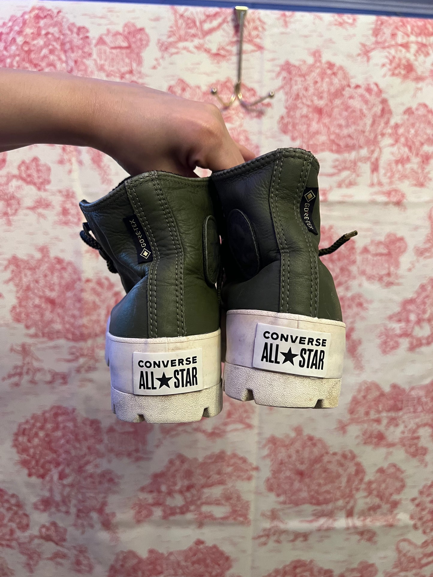 (WMNS) Converse Winter GORE-TEX Lugged Chuck Taylor All Star Boot High Top Thick Sole Army Green 566154C (Size WMNS 7.5/8/EU 38)