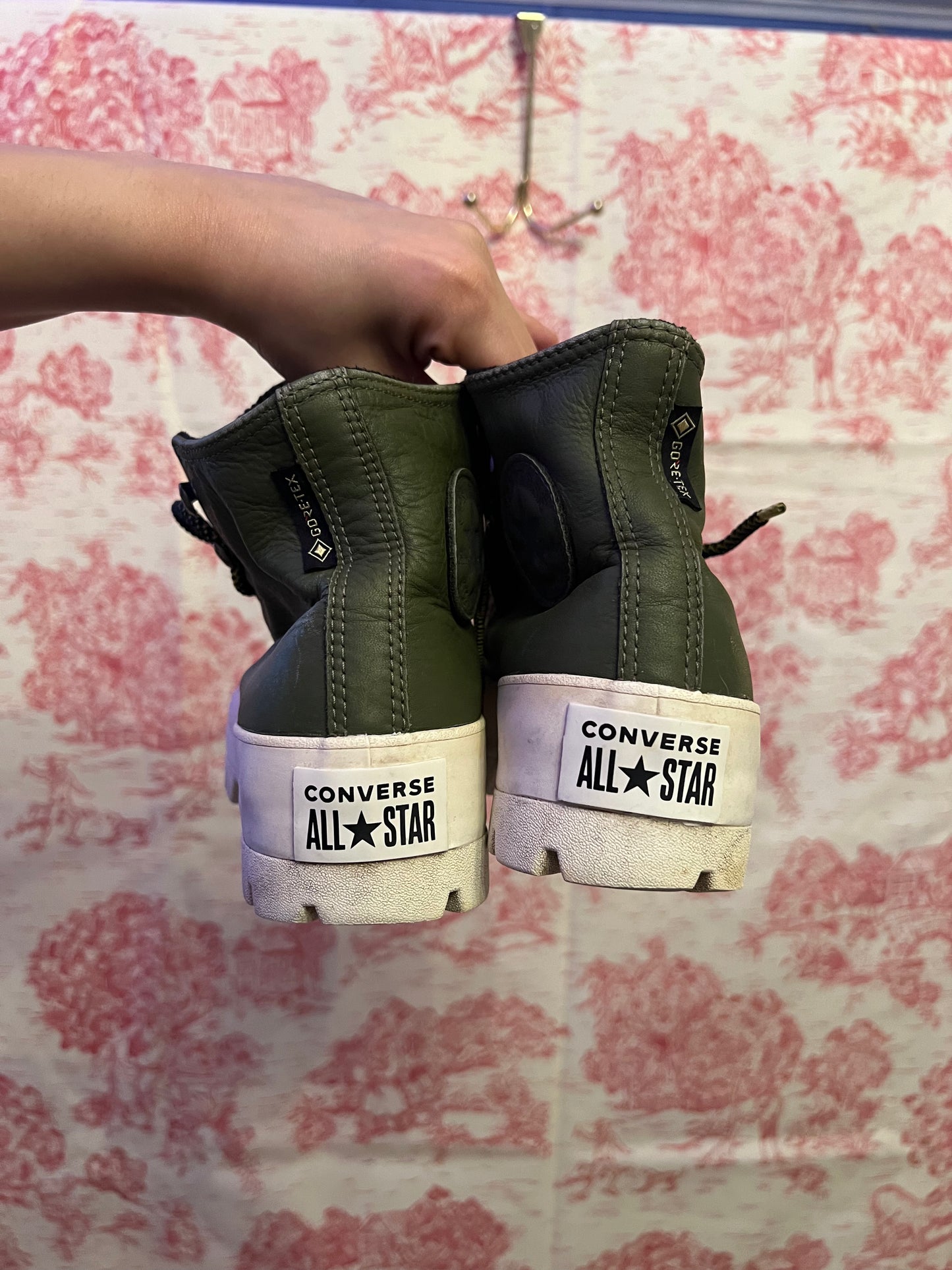 (WMNS) Converse Winter GORE-TEX Lugged Chuck Taylor All Star Boot High Top Thick Sole Army Green 566154C (Size WMNS 7.5/8/EU 38)