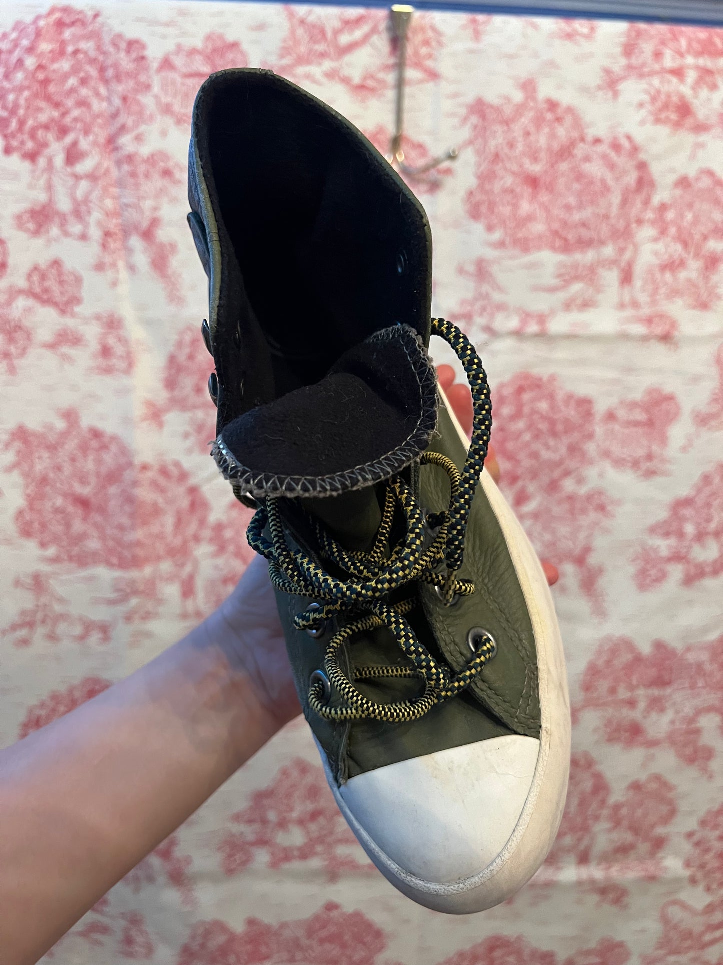 (WMNS) Converse Winter GORE-TEX Lugged Chuck Taylor All Star Boot High Top Thick Sole Army Green 566154C (Size WMNS 7.5/8/EU 38)