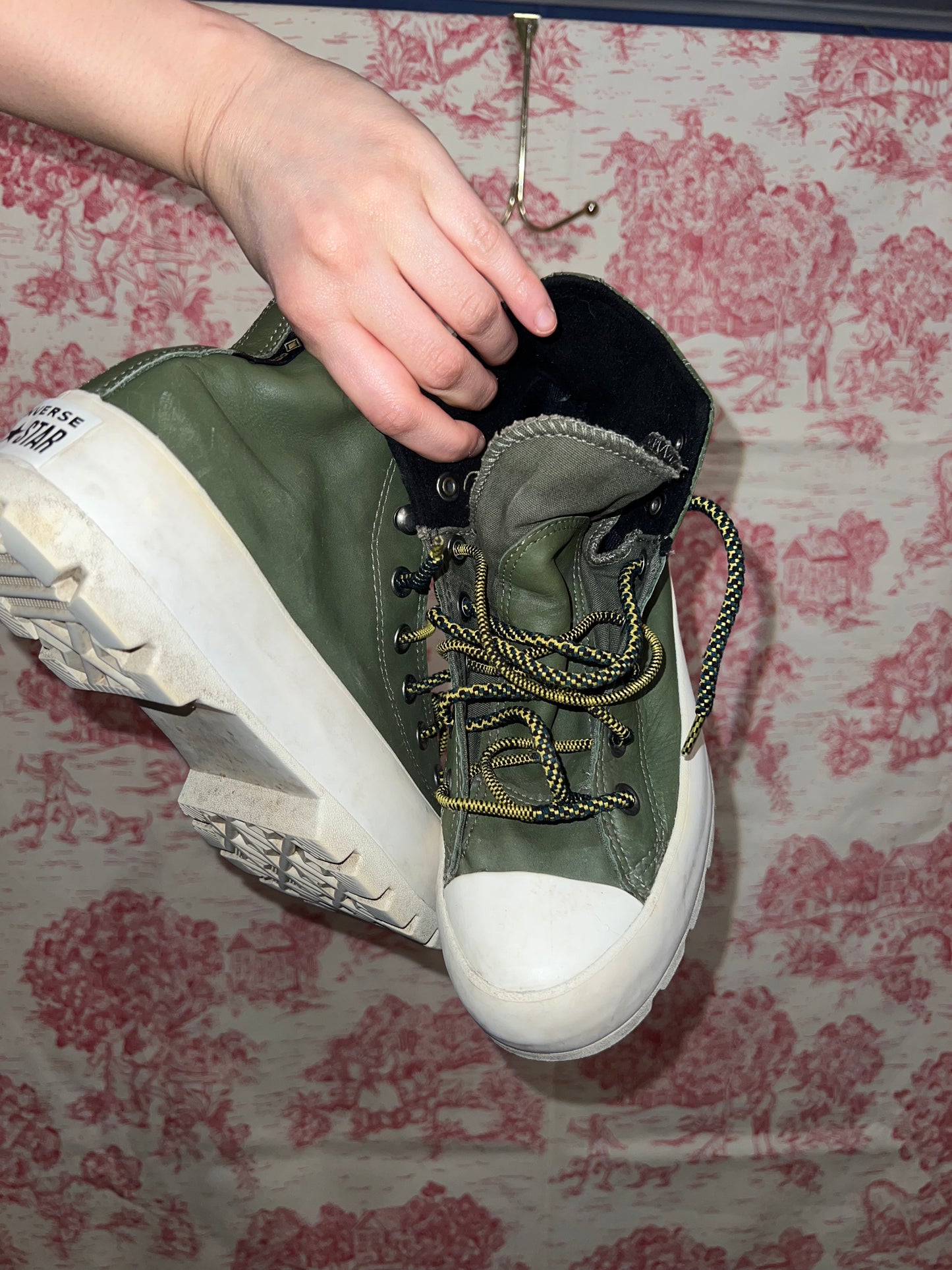 (WMNS) Converse Winter GORE-TEX Lugged Chuck Taylor All Star Boot High Top Thick Sole Army Green 566154C (Size WMNS 7.5/8/EU 38)