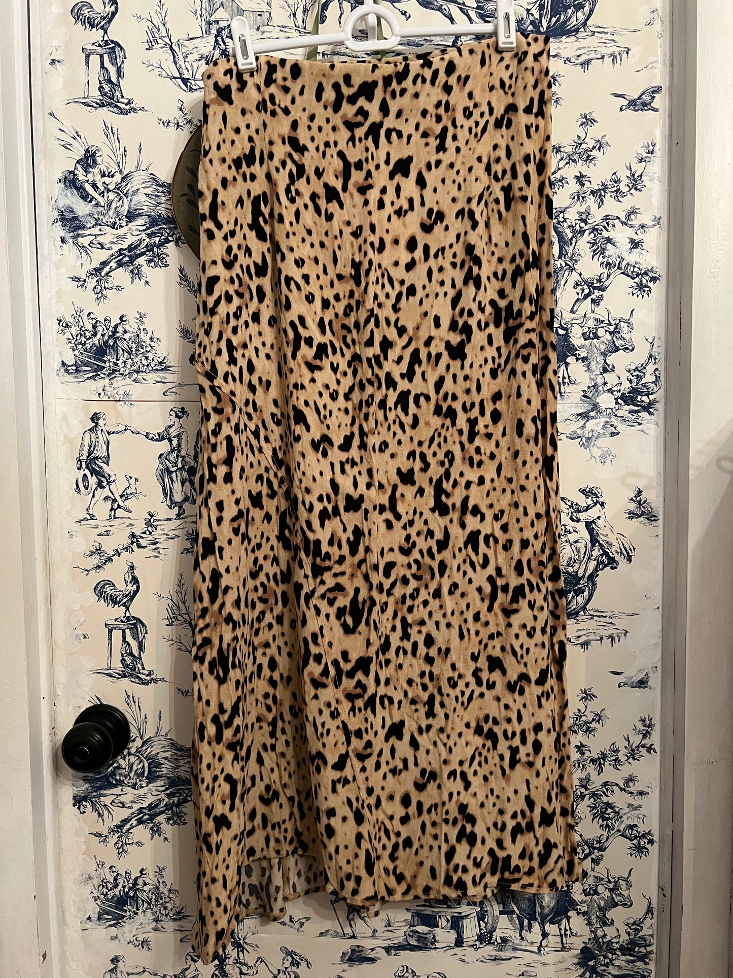 NWT Bershka Cheetah Print Maxi Skirt | Flowy & Flirty | Classic Statement Piece | Size M
