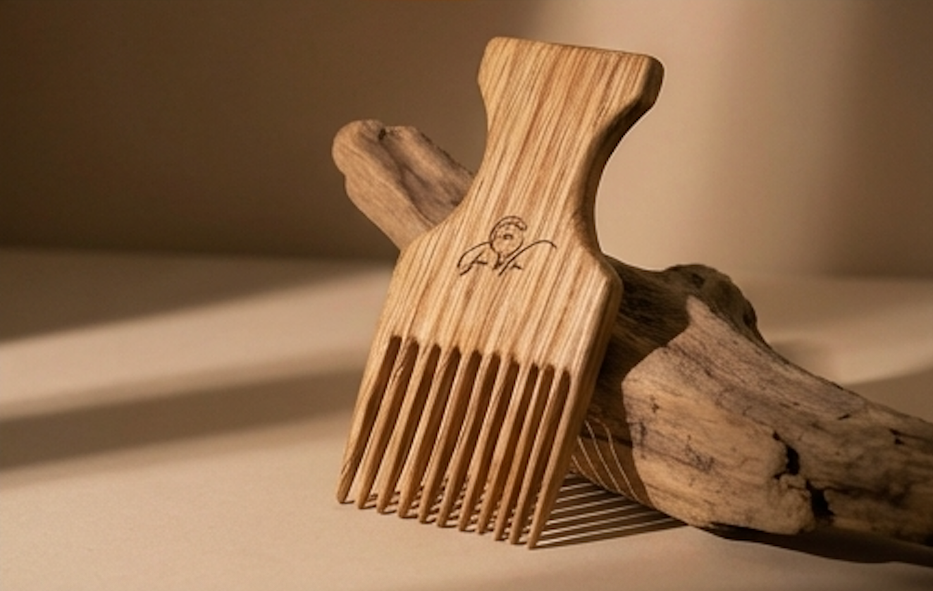 Jeronimo Encino Wood Hair Pick - Anti-Frizz, Static-Free, Ethically-Made, For All Hair Types